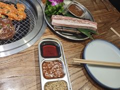 -明洞阿姨·韩式酱蟹烤肉·创意料理(三元桥店)