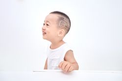 -萌宝专业儿童美发