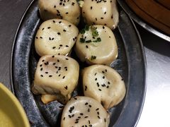 生煎包-老上海食惠裡小籠包生煎包