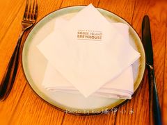 餐具摆设-Goose Island Brewhouse鹅岛精酿啤酒餐厅