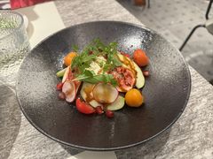 布拉达芝士佐梅渍红提和番茄-SHADOWS•Bistro&Eatery(安福路店)