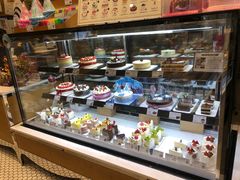 面包甜点陈列柜-巴黎贝甜(右安门店)