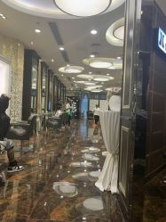 点击看大图 -八佰伴8008星级形象店