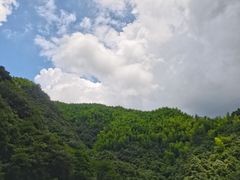 -安吉龙王山峡谷漂流