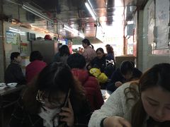 等位区-芳婆糕团店(王府大街店)