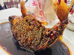 罾蹦鲤鱼-奥华餐厅·老张记(台基厂店)