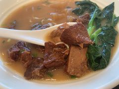 -百事佳烧鸭牛腩(上海虹桥站店)