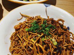 香菜拌牛肉-董厨煨汤馆(车站路店)