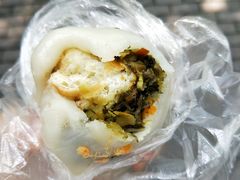 咸蛋黄肉松咸菜年糕团-上海虹口糕团(福州路店)