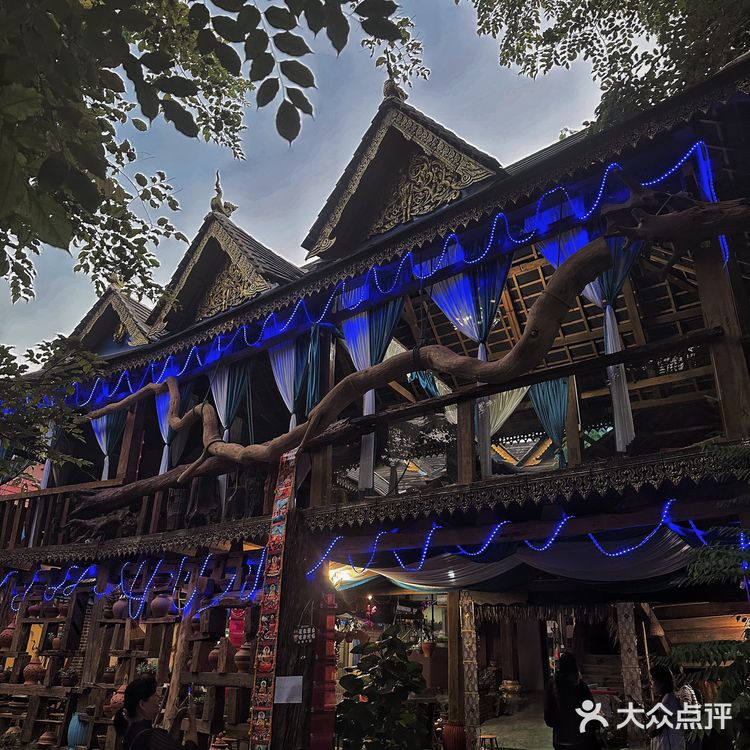 曼贺纳这家刚上线的凉拌店绝对会火:太舒服了
