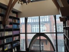 -钟书阁(松江泰晤士小镇店)