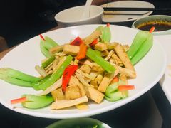麦芹炒香干-安多素食(广仁寺路店)