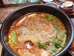 -银米·云南传统过桥米线(双廊黑金冠店)