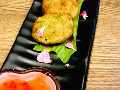 黄金手打虾饼-蜜桃餐厅·江浙融合菜(荟聚购物中心店)