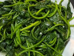 地瓜叶-黄记四更烤乳猪店