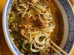 辣肉面-沪西老弄堂面馆(定西路店)