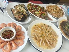 -覃记海鲜美食餐厅