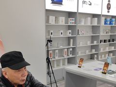 -荣耀授权专卖店(黄浦浙江中路店)