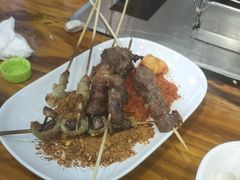 -哈尔滨小酒馆·鲜肉现穿自助烧烤(康新花园店)