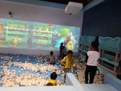 -汤姆猫亲子乐园(保利Mall店)