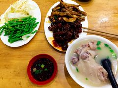 -雷祖芳老妈蹄花店