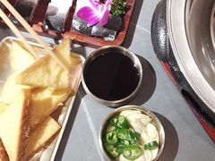 蘸料-围炉肉舍•炭烤活鳗•丹东海鲜烤肉(步行街店)