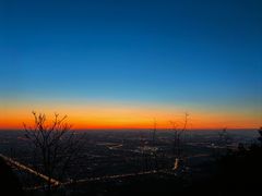 -鬼笑石后山停车场