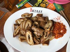 卤肥肠-老鼎万春卤菜(五代传承创始老店)