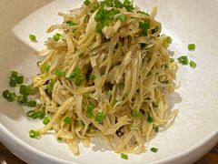 香葱拌笋衣-小大董·烤鸭(王府井apm店)
