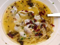 水煮酸菜鱼片-稻香酒家·33年老字号·港式粤菜(富邦中心店)