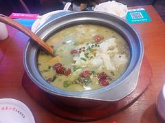 -周鱼小馆石锅酸菜鱼(活力汇店)