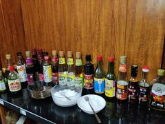 -果松木炭酸菜铜火锅·外婆参鸡汤