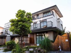 -田园东方蜜桃村的田野营地