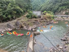 -安吉龙王山峡谷漂流