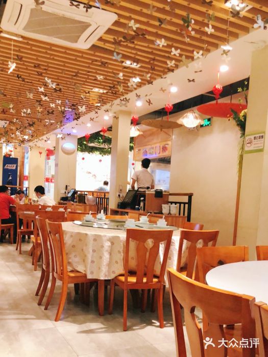 丹江口渔村·湘味厨房(桃园店)大堂图片