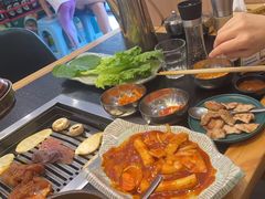 -臻牛烤肉