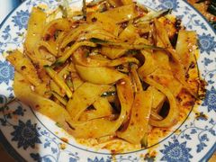 秘制凉皮-柴窝堡22号辣子鸡·传承新疆菜