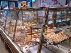 面包甜点陈列柜-巴黎贝甜(五月花广场店)