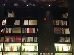 -钟书阁(松江泰晤士小镇店)