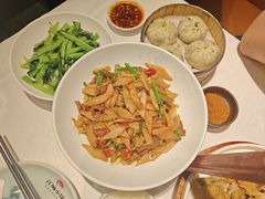 -江城小馆陕南妈妈菜·全球旅行餐厅(钟楼店)