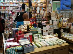 -猫的天空之城概念书店(杭州南宋御街店)