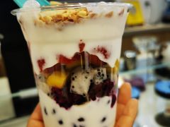 丁丁水果缤纷酸奶-丁丁&当当牦牛酸奶·酥油面包(官门口店)