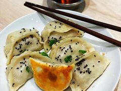 -黄阿姨锅贴大王(万航渡路店)