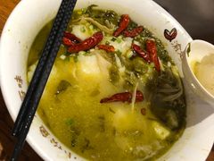 -渝是乎酸菜鱼·川渝小炒(新世界百货望京店)