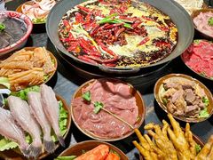 -渝嘴小老弟老火锅(华新村店)
