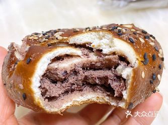 阿茜的包 属于清淡清新口味的 大部位以碱水为主