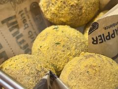 -BHC炸鸡(明洞总店)