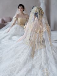 点击看大图 -Renee芮亦婚纱