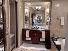 -广州富力丽思卡尔顿酒店