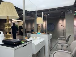 -变画·发型STUDIO